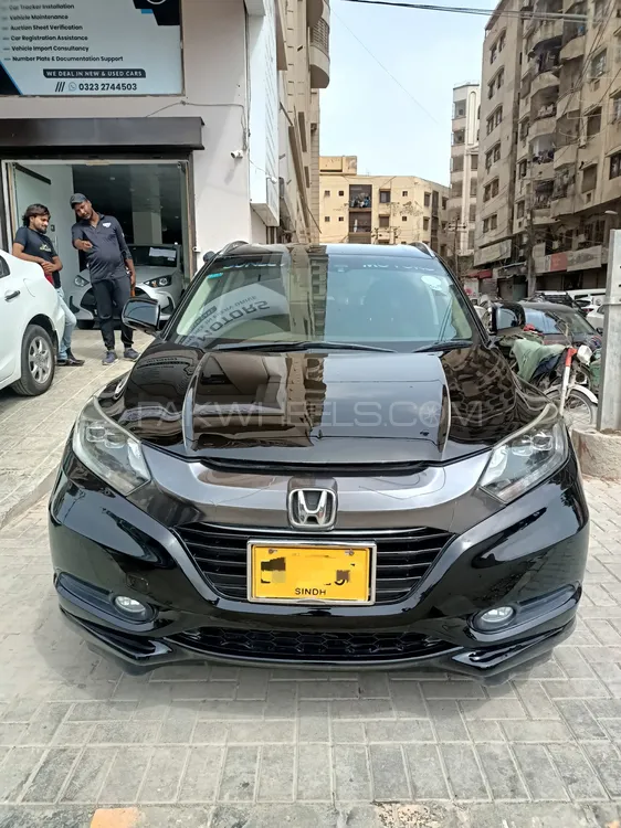 Honda Vezel 2015 for Sale in Karachi Image-1