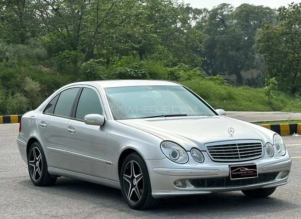 Mercedes Benz E Class 2004 for Sale in Islamabad Image-1