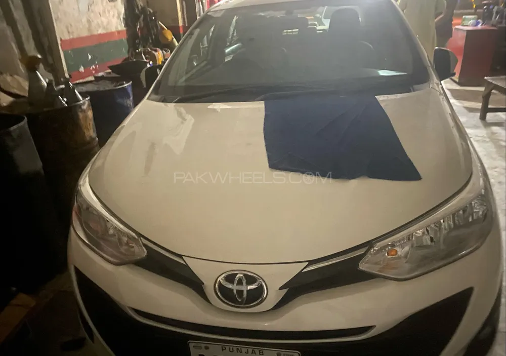 Toyota Yaris Sedan 2021 for Sale in Lahore Image-1