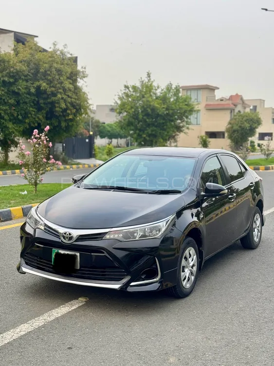 Toyota Corolla 2018 for Sale in Lahore Image-1