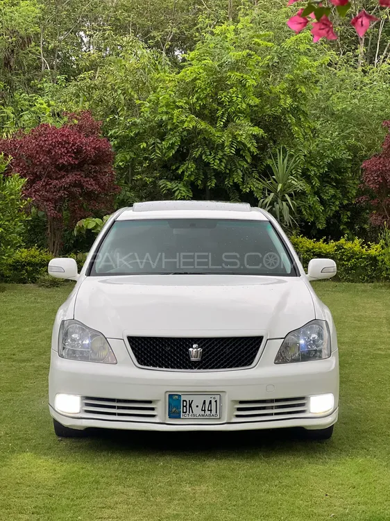 Toyota Crown 2004 for Sale in Islamabad Image-1