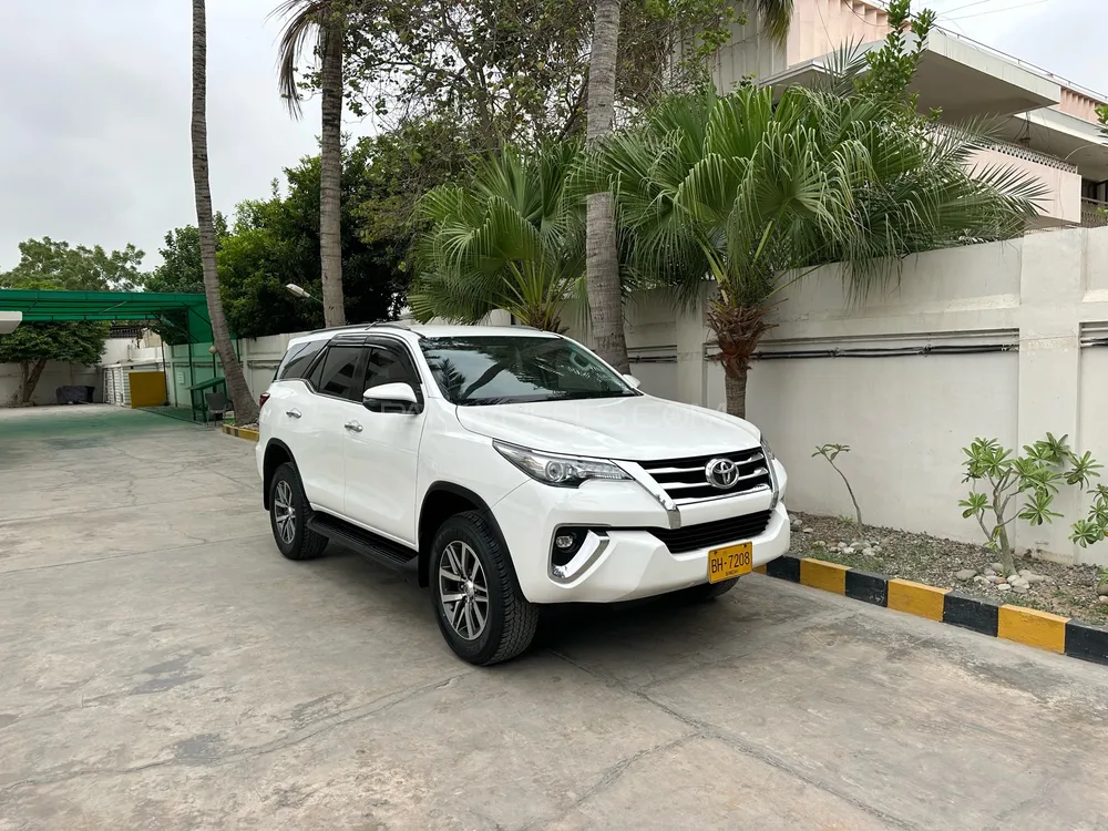 Toyota Fortuner 2020 for Sale in Karachi Image-1