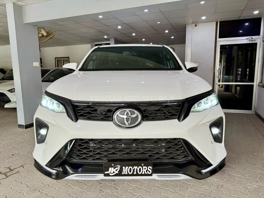 Toyota Fortuner 2023 for Sale in Karachi Image-1