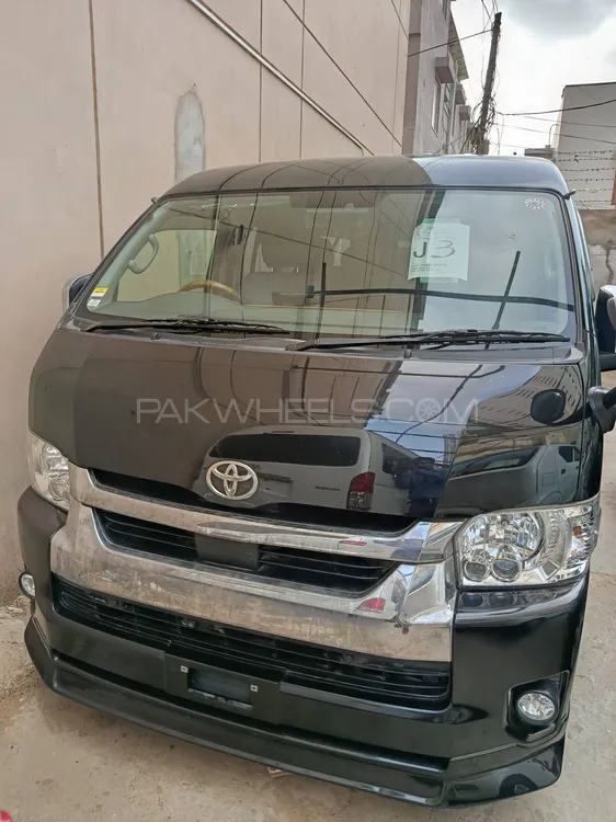 Toyota Hiace 2022 for Sale in Karachi Image-1