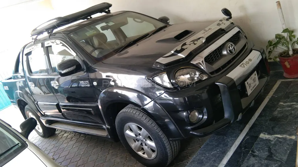 Toyota Hilux 2011 for Sale in Multan Image-1