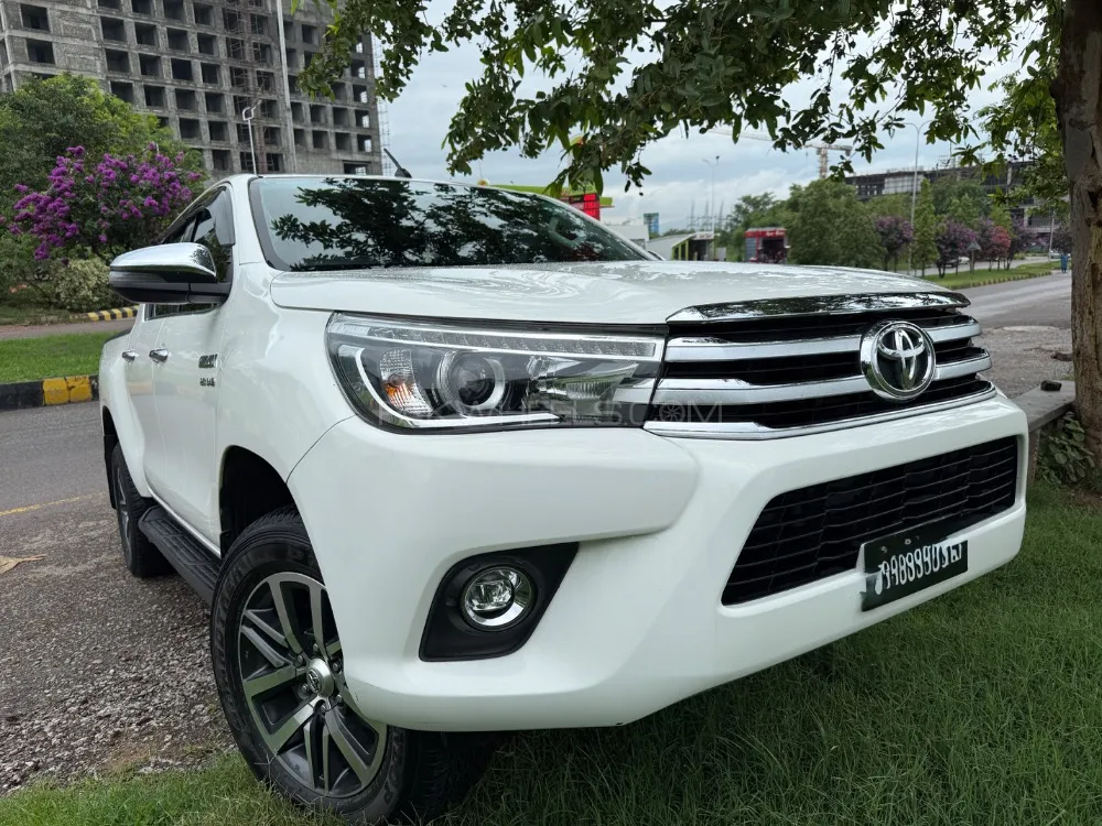 Toyota Hilux 2019 for Sale in Islamabad Image-1