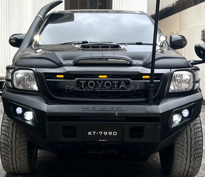 Toyota Hilux 2014 for Sale in Karachi Image-1