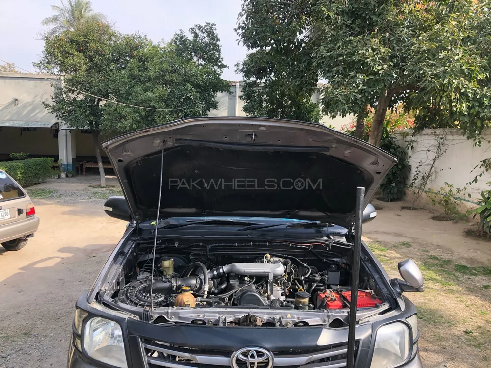 Toyota Hilux 2016 for Sale in Kohat Image-1