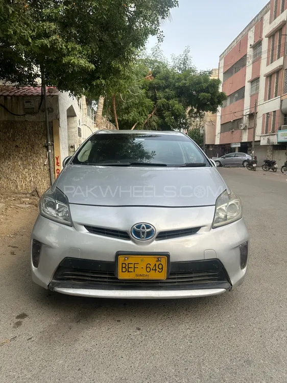 Toyota Prius 2012 for Sale in Karachi Image-1