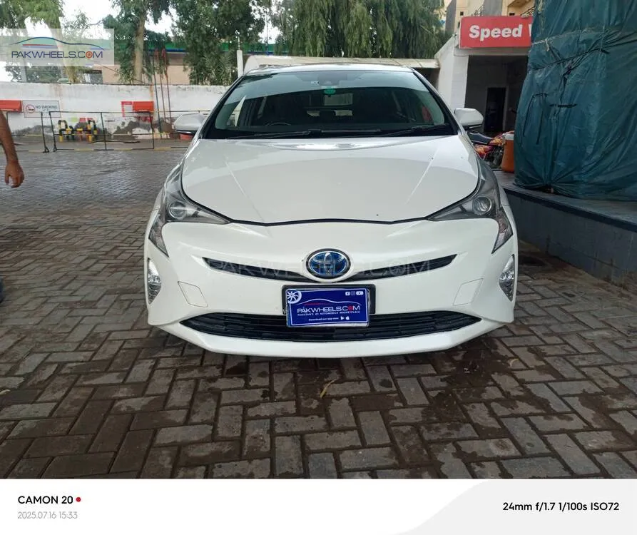 ٹویوٹا پریوس 2017 for Sale in لاہور Image-1