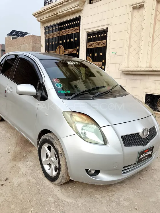 Toyota Vitz 2006 for Sale in Peshawar Image-1
