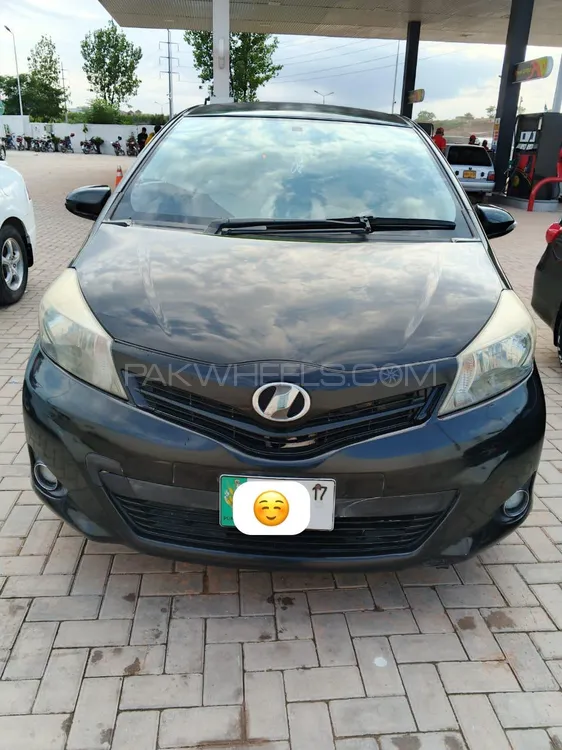 Toyota Vitz 2013 for Sale in Islamabad Image-1