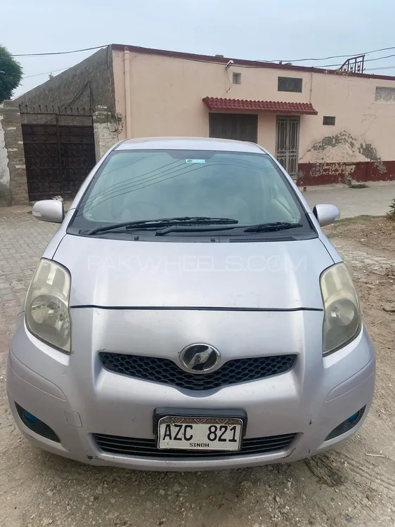 Toyota Vitz 2007 for Sale in Mian Wali Image-1
