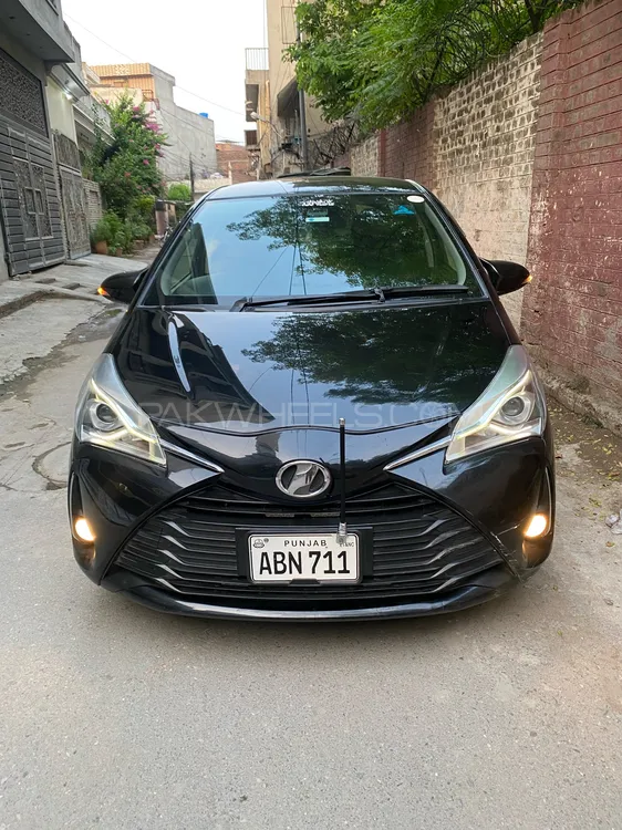 Toyota Vitz 2017 for Sale in Lahore Image-1