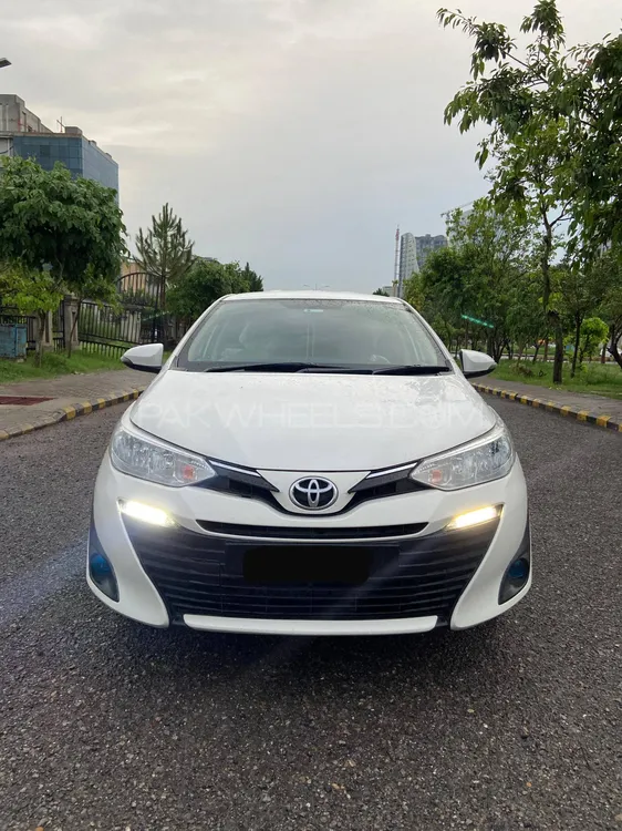 Toyota Yaris Sedan 2021 for Sale in Lahore Image-1