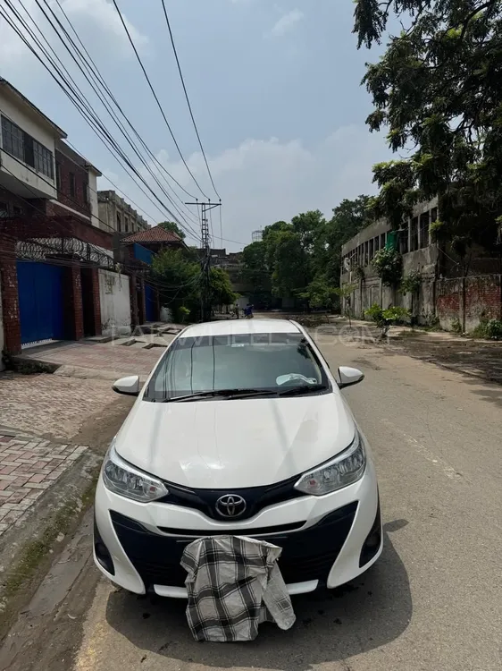 Toyota Yaris Sedan 2020 for Sale in Lahore Image-1