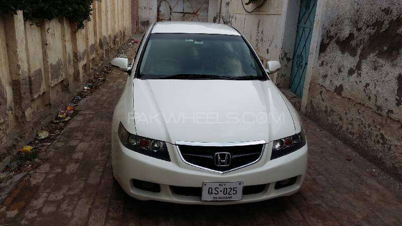 Honda Accord 2004 for Sale in Peshawar Image-1