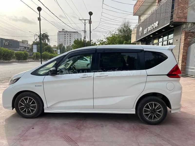 Honda Freed 2018 for Sale in Hyderabad Image-1