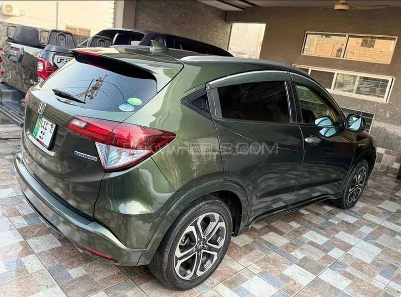 Honda Vezel 2014 for Sale in Islamabad Image-1