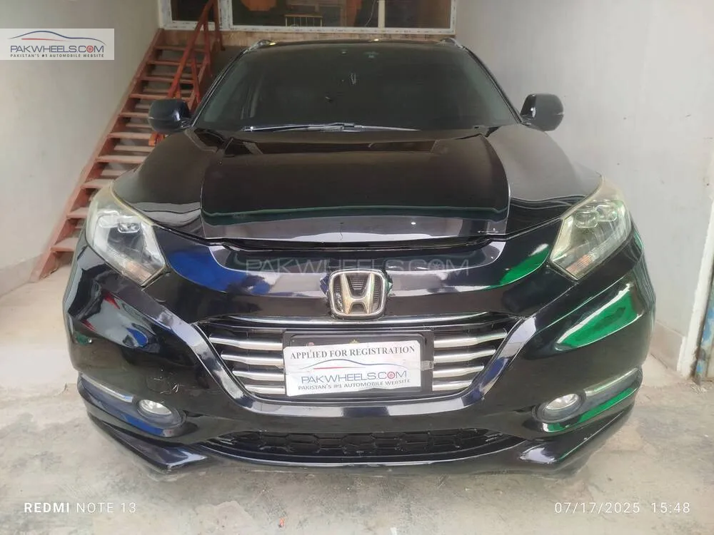 Honda Vezel 2015 for Sale in Karachi Image-1