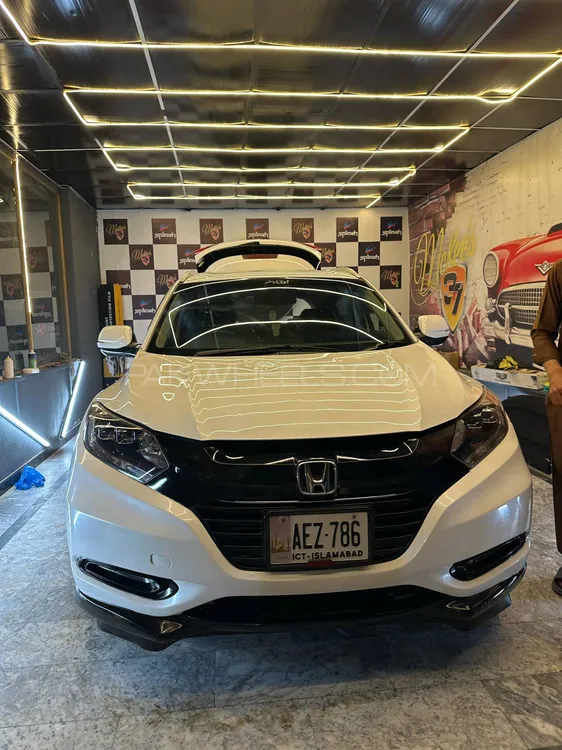 Honda Vezel 2016 for Sale in Rawalpindi Image-1