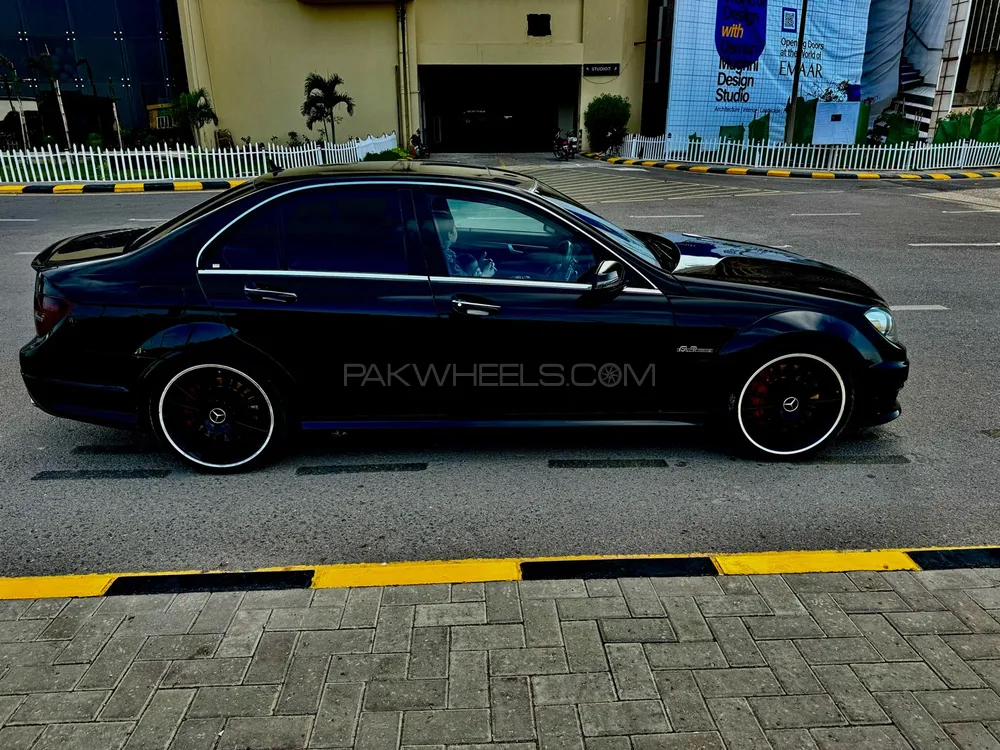 Mercedes Benz C Class 2012 for Sale in Karachi Image-1
