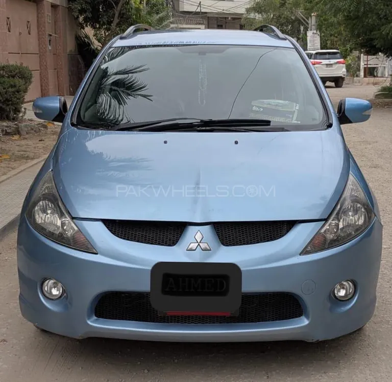 Mitsubishi Grandis 2005 for Sale in Karachi Image-1
