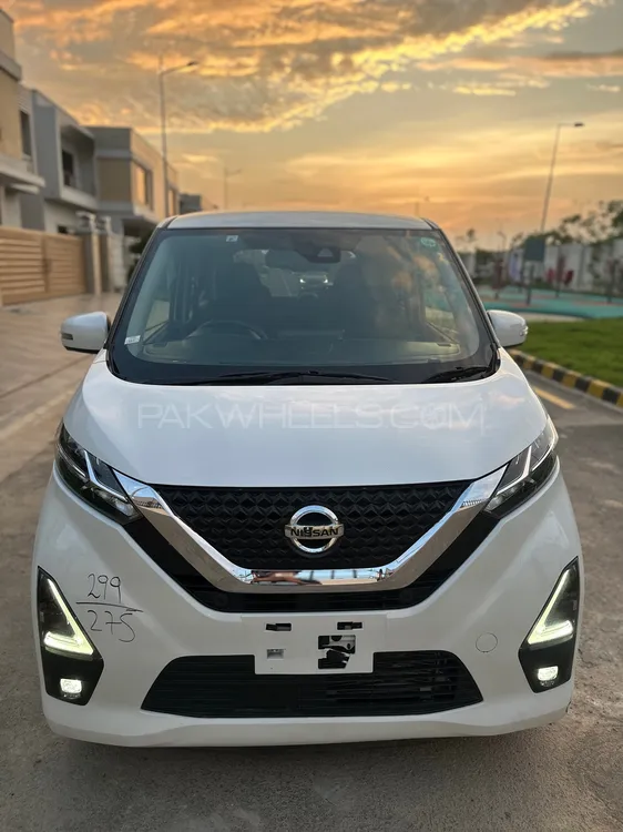 نسان ڈیز 2022 for Sale in لاہور Image-1