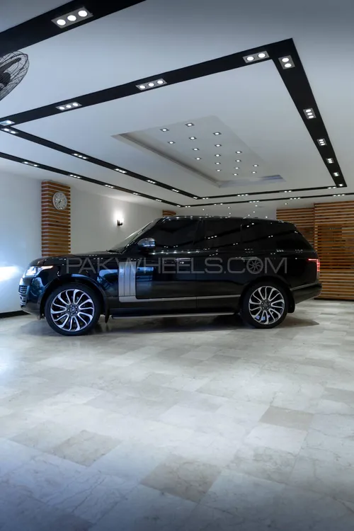 Range Rover Vogue 2017 for Sale in Islamabad Range Rover Vogue 2017 for Sale in Islamabad Image-3