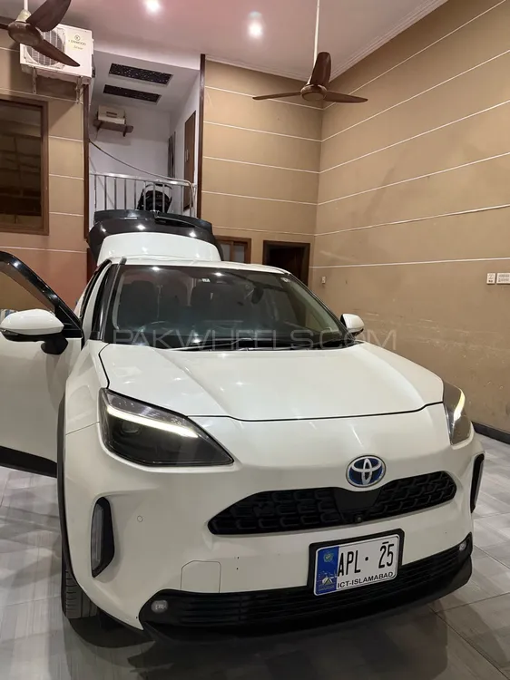 Toyota Corolla 2021 for Sale in Peshawar Image-1