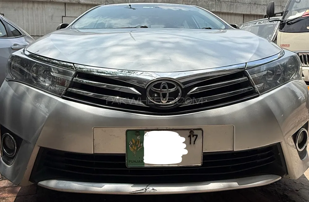 Toyota Corolla 2017 for Sale in Lahore Image-1