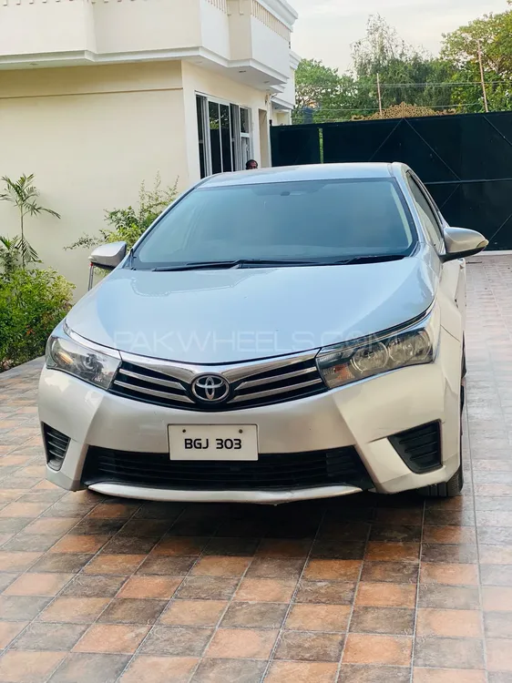 Toyota Corolla 2016 for Sale in Peshawar Image-1