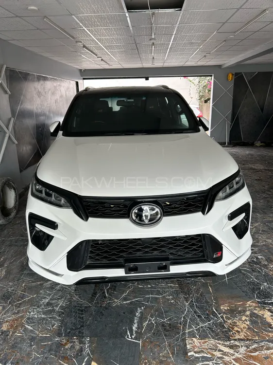Toyota Fortuner 2023 for Sale in Karachi Image-1