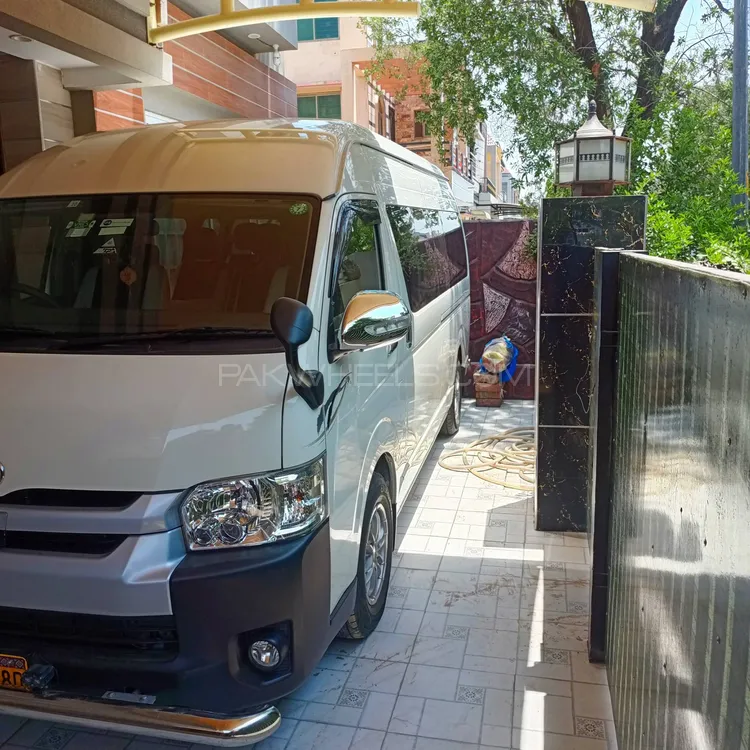 Toyota Hiace 2019 for Sale in Lahore Image-1