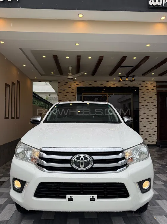 Toyota Hilux 2019 for Sale in Islamabad Image-1
