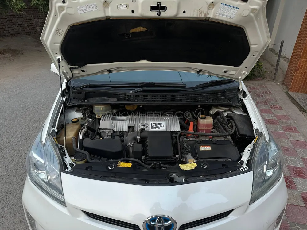 Toyota Prius 2012 for Sale in Burewala Image-1