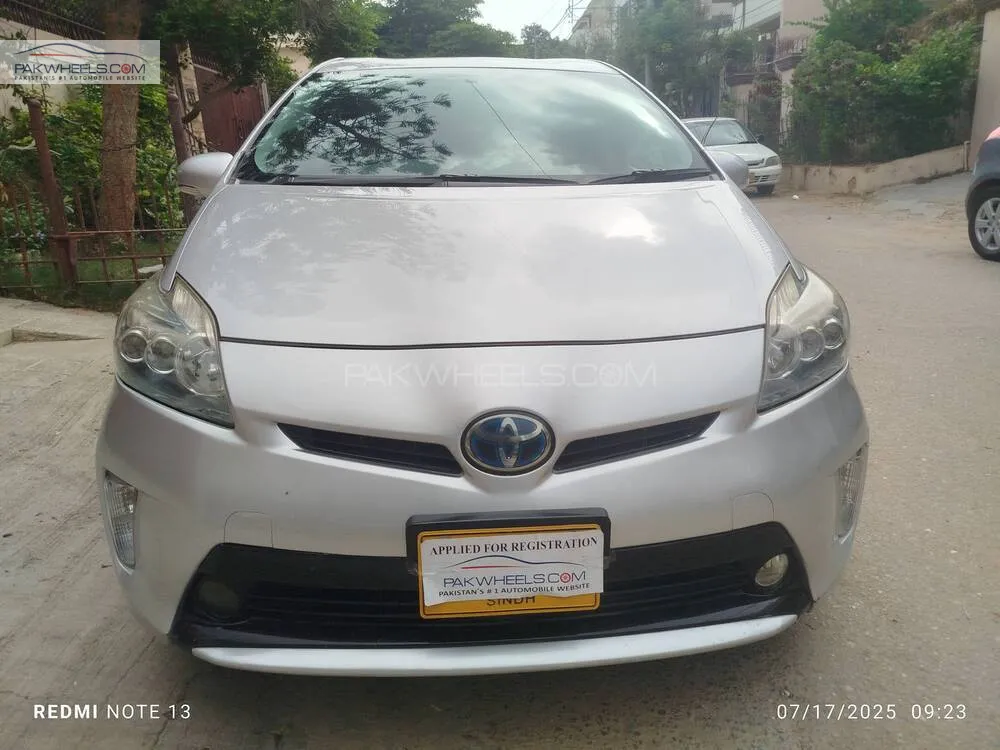 Toyota Prius 2013 for Sale in Karachi Image-1