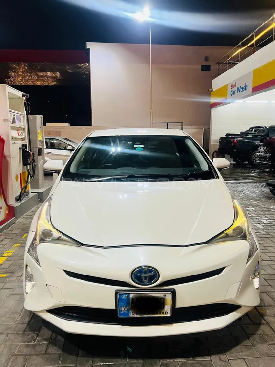 Toyota Prius 2017 for Sale in Lahore Image-1