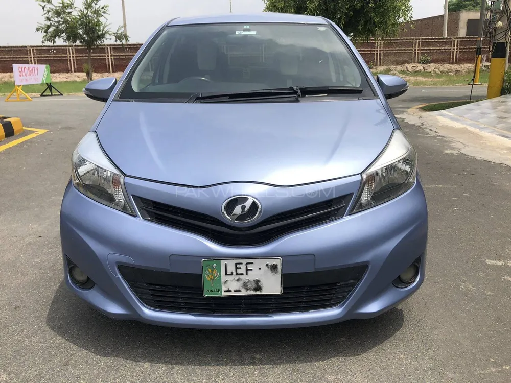 Toyota Vitz 2012 for Sale in Sahiwal Image-1