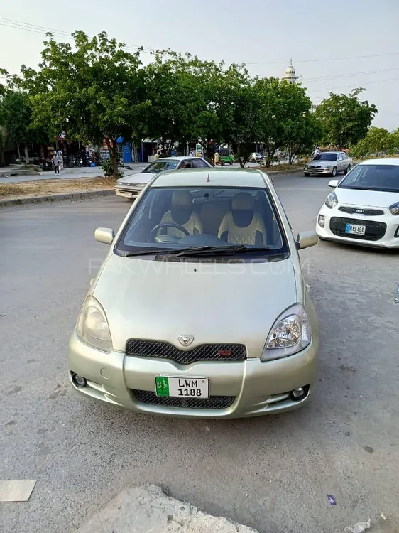Toyota Vitz 2001 for Sale in Islamabad Image-1