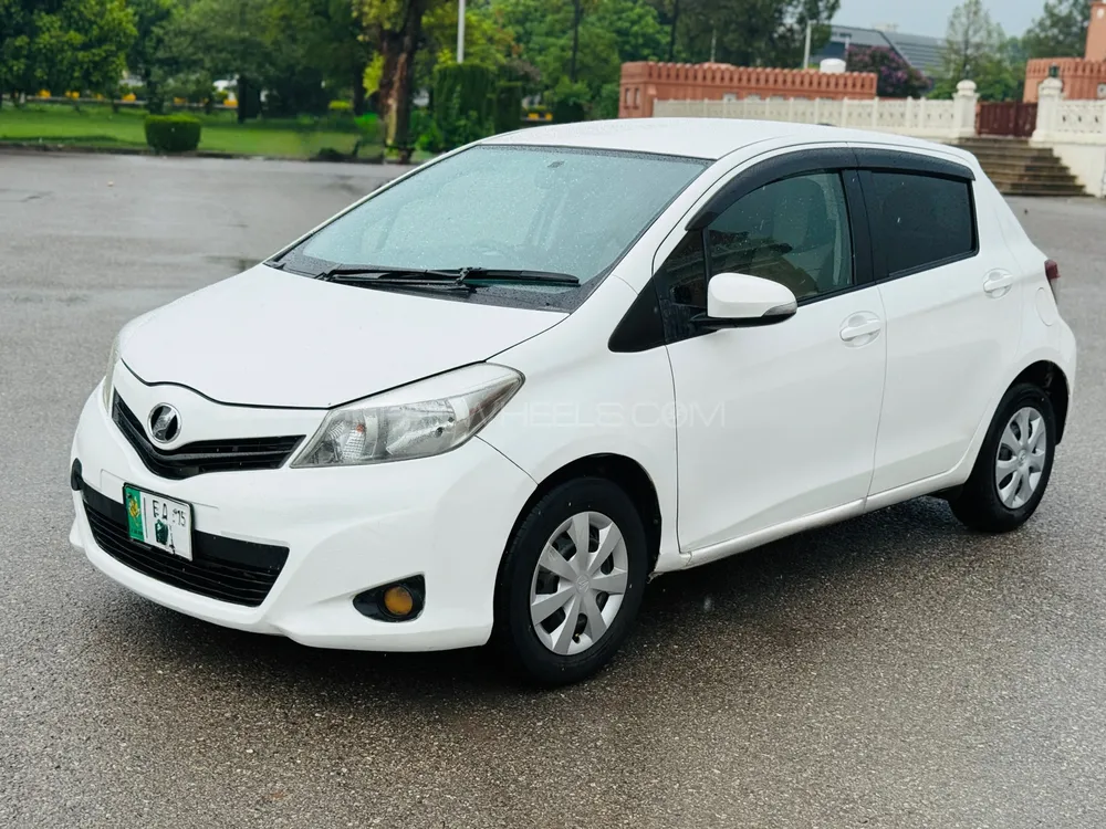 Toyota Vitz 2011 for Sale in Wah cantt Image-1