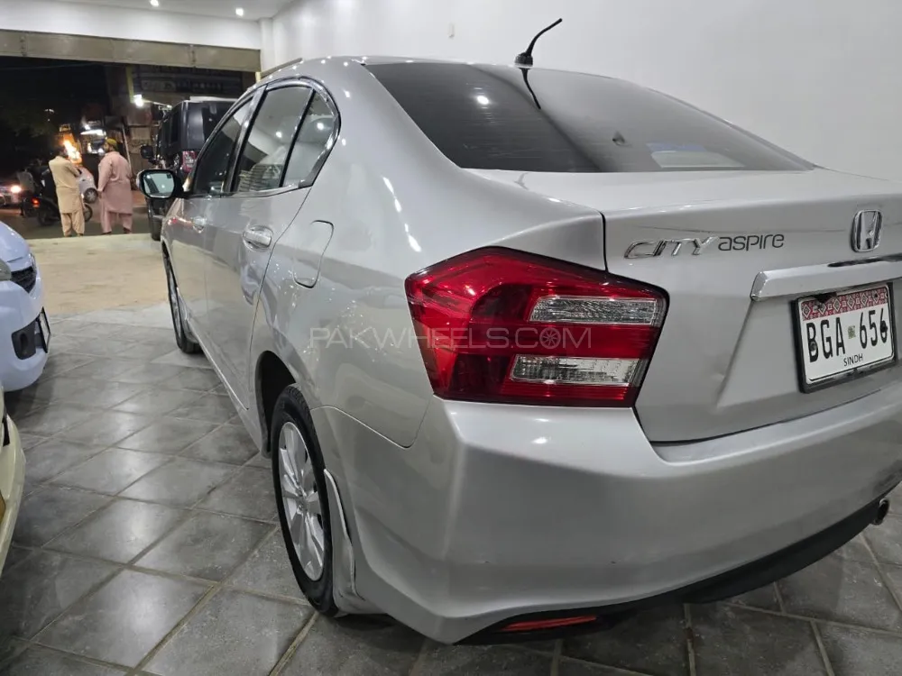 Honda City 2016 for Sale in Karachi Image-1