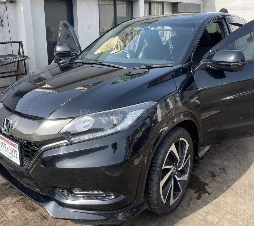 Honda Vezel 2016 for Sale in Karachi Image-1