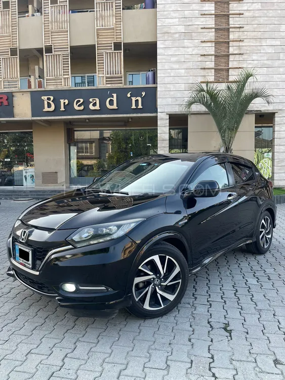 Honda Vezel 2016 for Sale in Rawalpindi Image-1