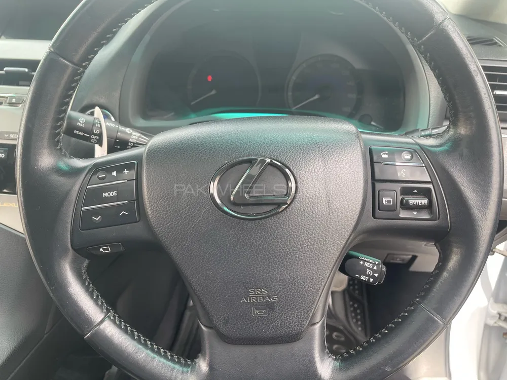 لیکزس آر ایکس سیریز 2011 for Sale in کراچی لیکزس آر ایکس سیریز 2011 for Sale in کراچی Image-15
