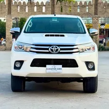 Toyota Hilux Revo V Automatic 3.0  2017 for Sale