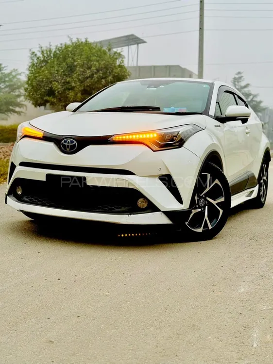 Toyota C-HR 2017 for Sale in Faisalabad Image-1