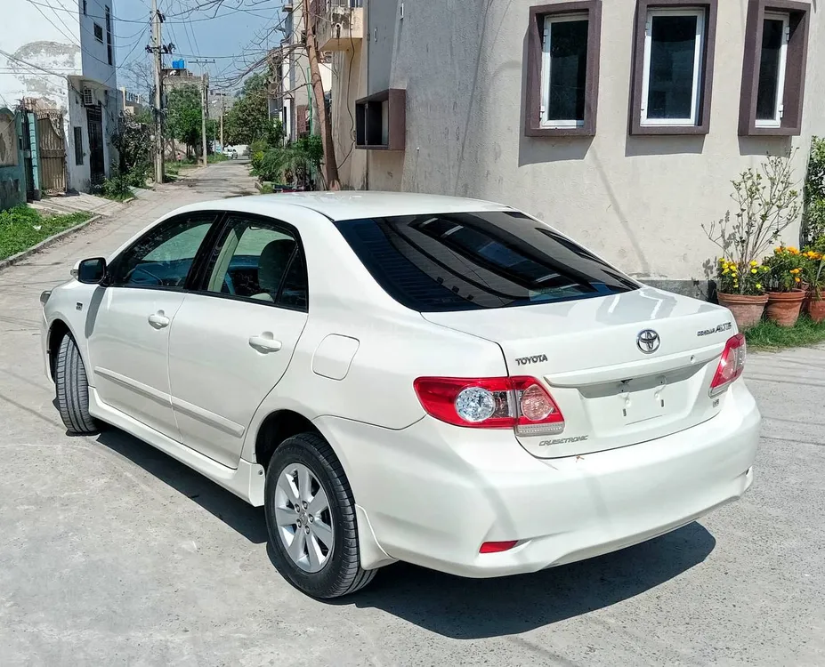 Toyota Corolla 2012 for Sale in Lahore Image-1