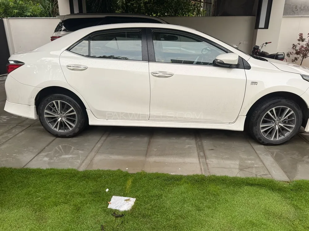 Toyota Corolla 2021 for Sale in Islamabad Image-1