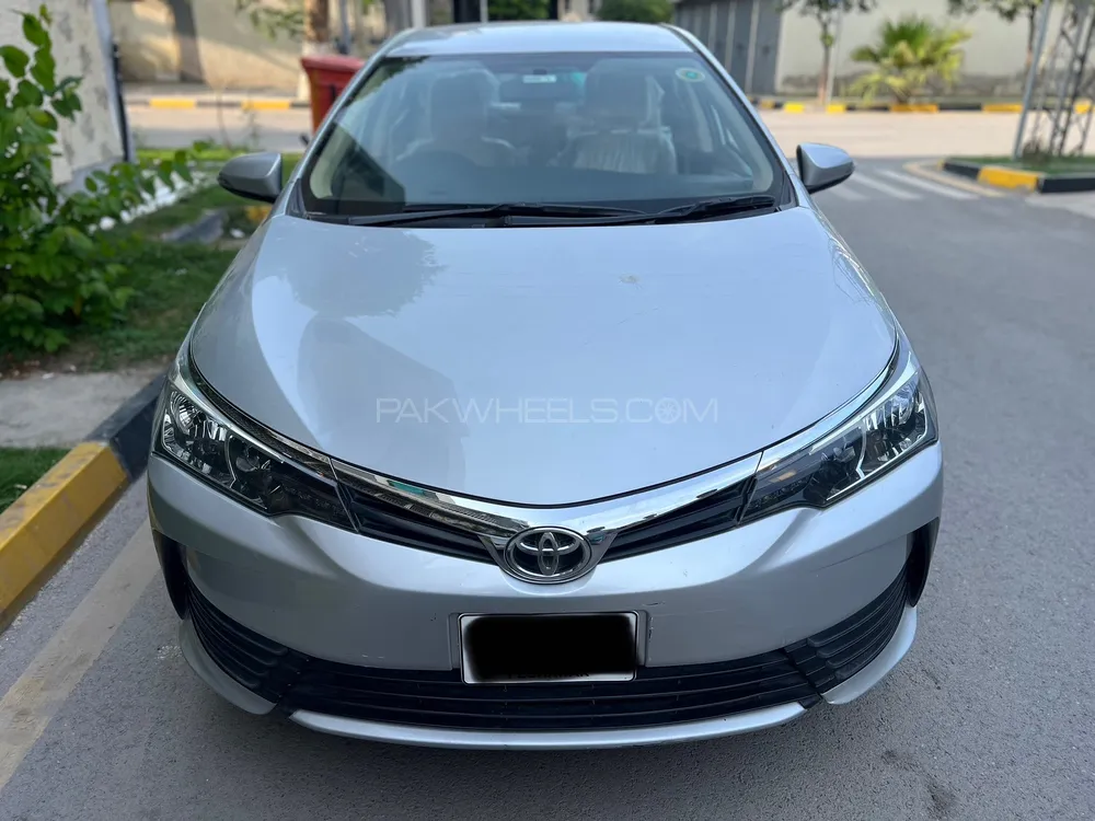 Toyota Corolla 2017 for Sale in Peshawar Image-1